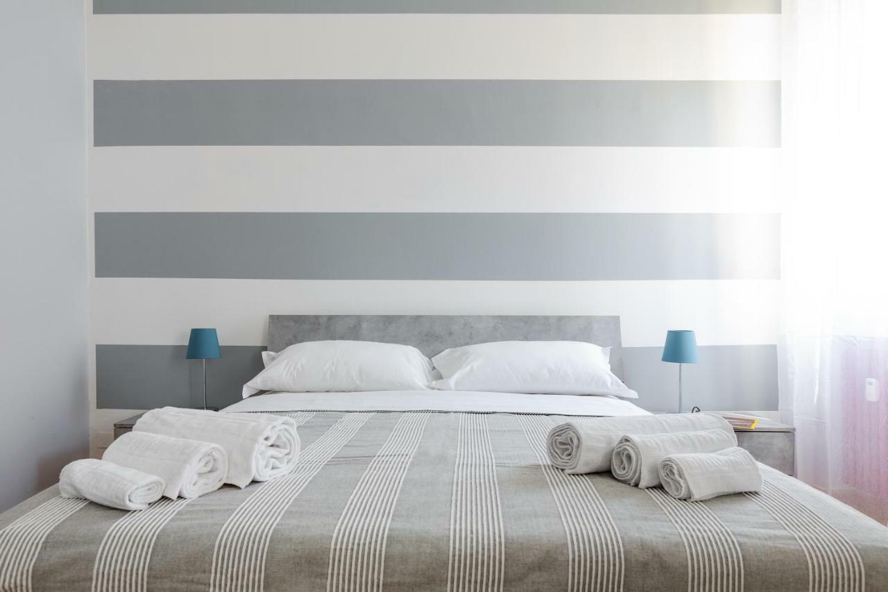 בולוניה Sant'Orsola Colorful Huge Apartment מראה חיצוני תמונה
